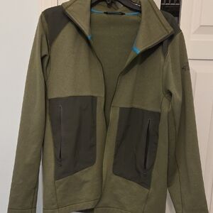 The North Face Men's Green and Dark Green Performance Jacket